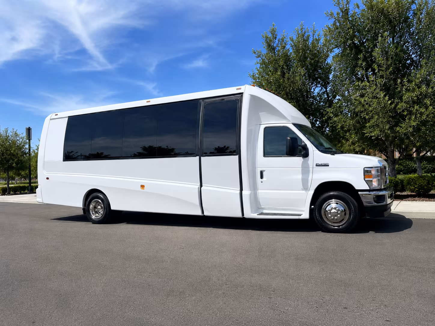 bus rentals for corporate dinners and client entertainment in mckinney